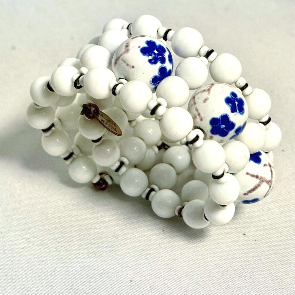 Miriam Haskell Necklace, bracelet & earrings, white beads hand painted floral - Picture 5 of 10